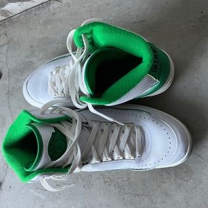 Jordan 2 lucky green sz 10.5